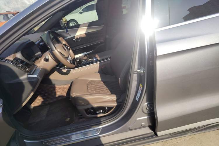 Used BYD Han 2022 DM-i 121KM Prestige Model