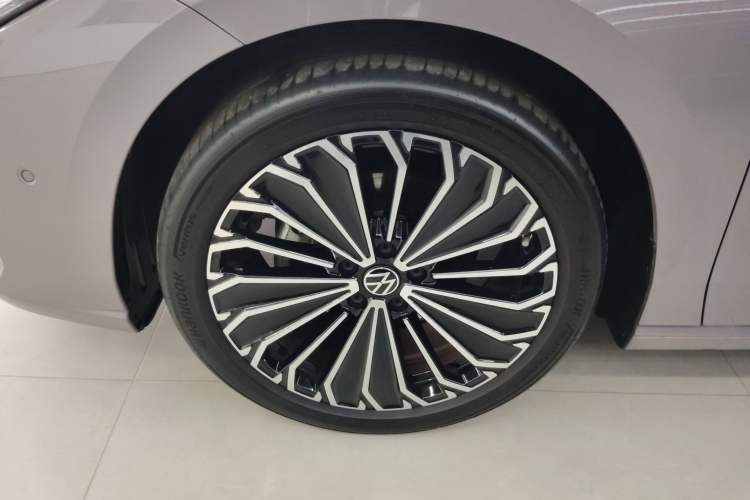 Used Volkswagen Passat 2025 Pro 380TSI Dragon Supreme Edition Exterior 4