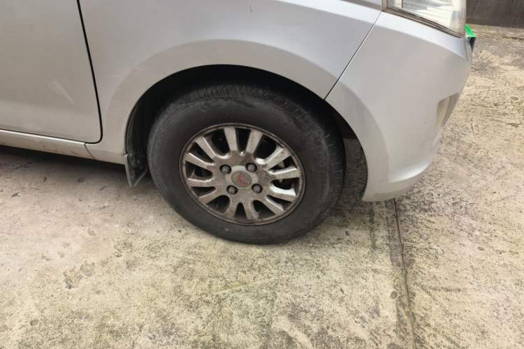 Used Wuling Rongguang V 2016 1.2L Practical Version Right Front Wheel Hub