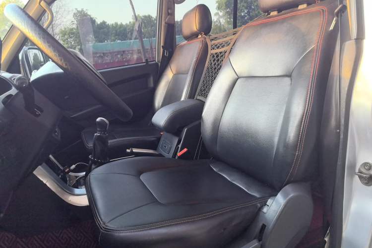 Used Leopaard Q6 2015 2.4L Manual Two-Wheel-Drive Elite Model
