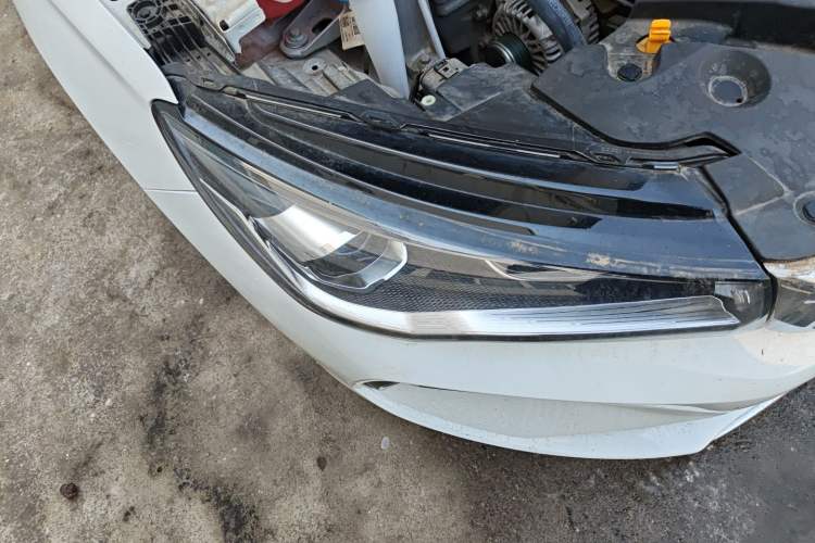 Used Geely Auto Emgrand 2023 4th Generation Champion Edition 1.5L CVT Flagship Model Right Front Headlight