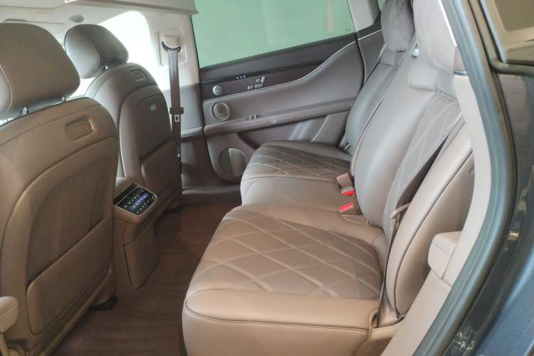 Used Hima Stelato S9 2025 Extended-Range Ultra Left Rear Seat