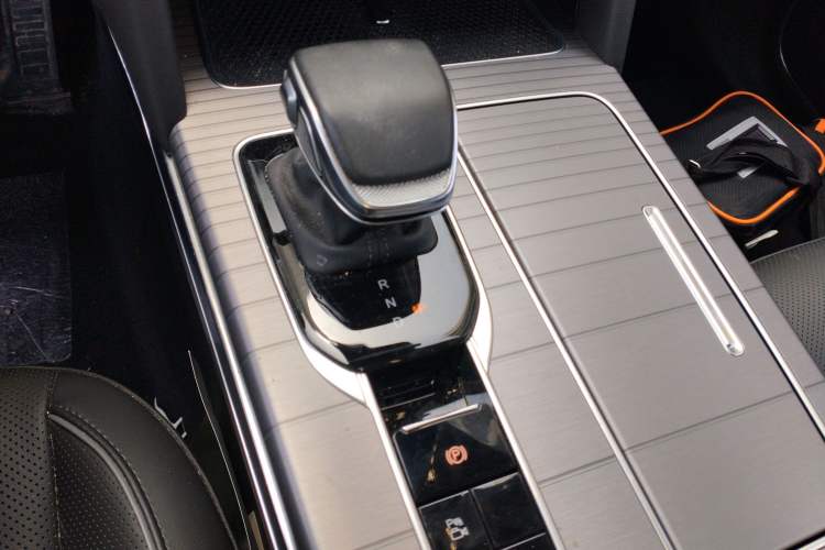 Used Hongqi HS7 PHEV 2024 2.0T PHEV Four-Wheel Drive Flagship Edition 6 Seats