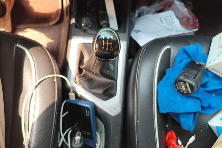 Used JAC Group Refine S2 2015 1.5L Manual Luxury Smart Model Gear Lever