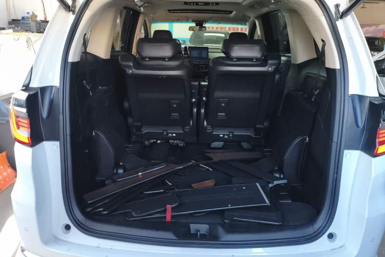 Used Honda Elysion 2022 2.0L eHEV Luxury Edition
