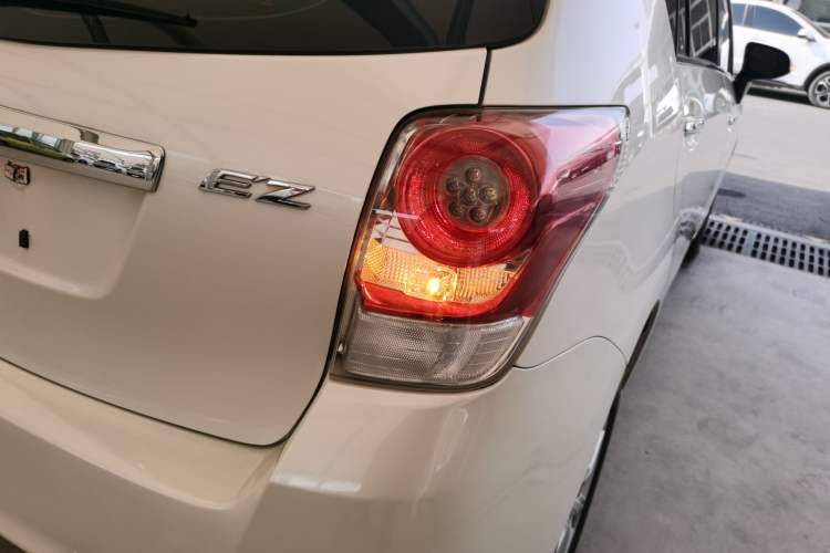 Used Toyota Verso 2014 Starlight 180E CVT Elite Edition