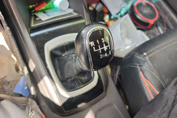 Used Baojun 310W 2017 1.5L Manual Comfort Version China V Gear Lever