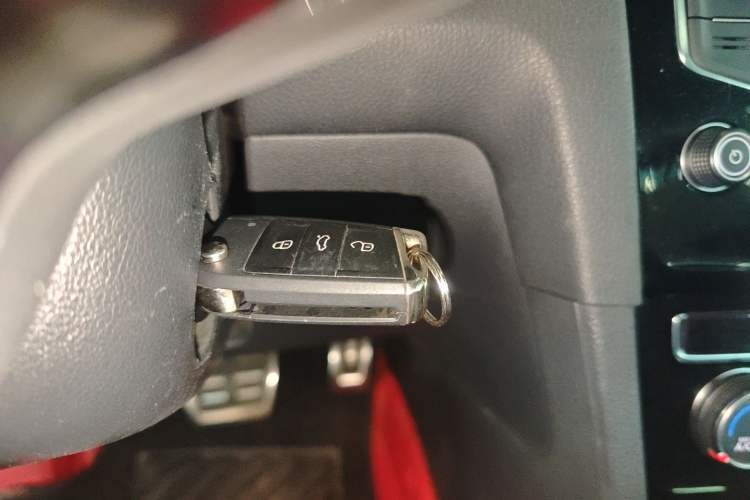 Used Volkswagen Golf 2016 1.4TSI Automatic R-Line