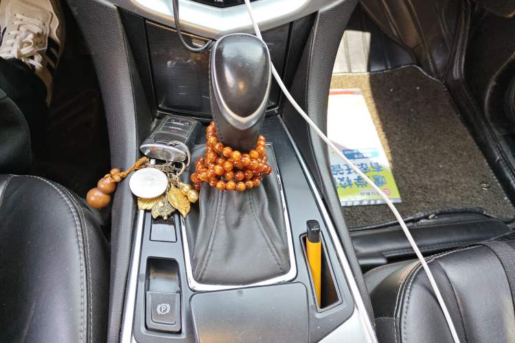 Used Cadillac SRX 2013 3.0L Comfort Model Gear Lever