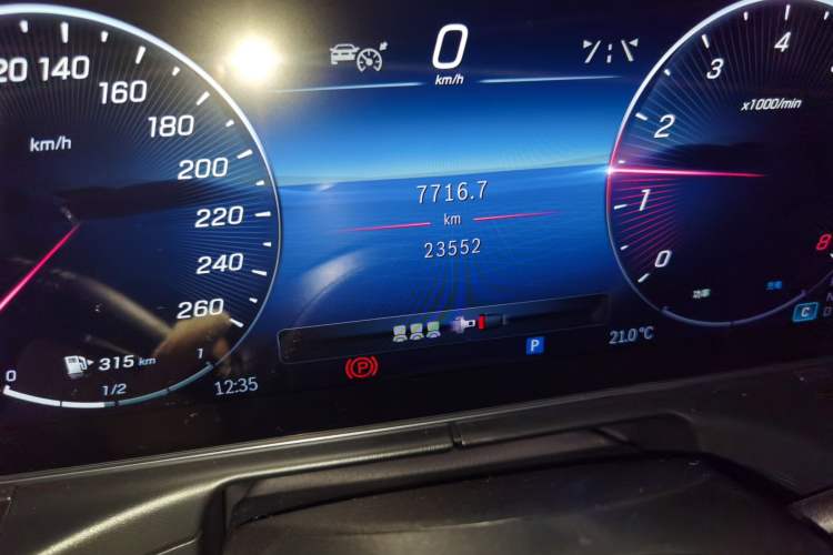 Used Mercedes-Benz C-Class 2023 C 260 L Odometer Close Up