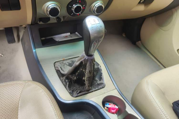 Used Golden Dragon Hiace  Gear Lever