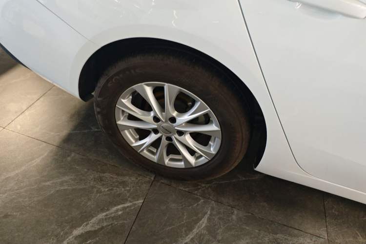 Used Roewe i5 2023 1.5L Manual Comfort Edition Right Rear Wheel Hub