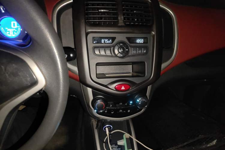 Used CHANGAN Benni 2015 1.4L IMT Luxury Model China V Standard
