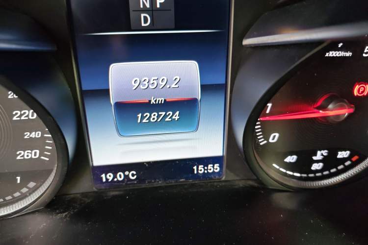 Used Mercedes-Benz GLC 2016 GLC 260 4MATIC Luxury Model
