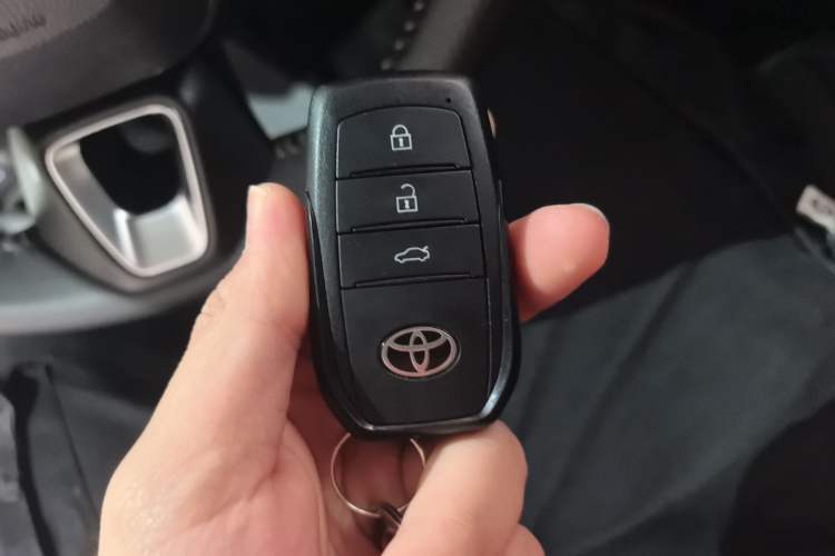 Used Toyota Camry 2024 Dual-Motor 2.0 HGVP Luxury Edition Vehicle Key