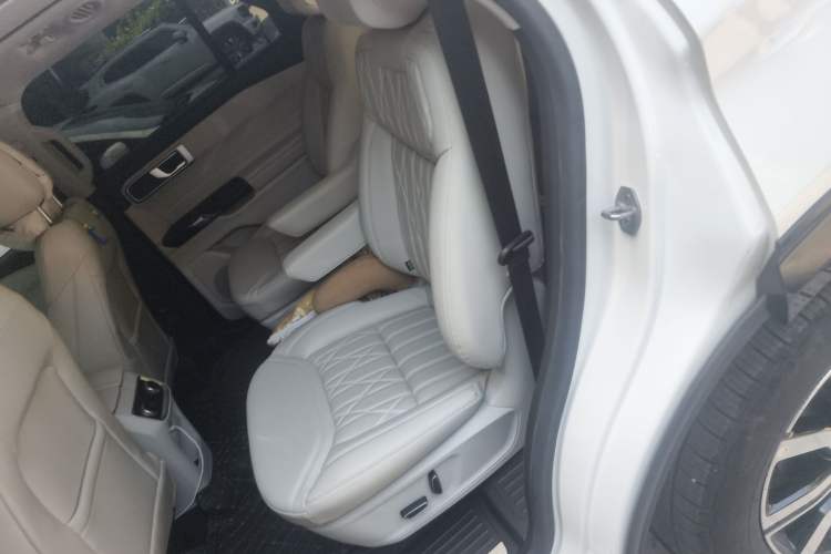 Used Ford Explorer 2023 EcoBoost 285 Four-Wheel Drive Red Gold Edition 6 Seats
