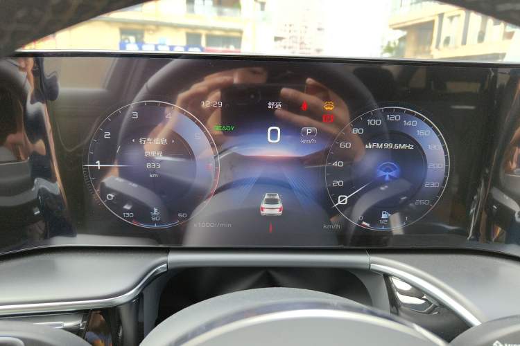 Used Hongqi H9 2025 Model Facelifted 2.0T Two-Wheel Drive Flag-Style Luxury Business Edition, 5 Seats