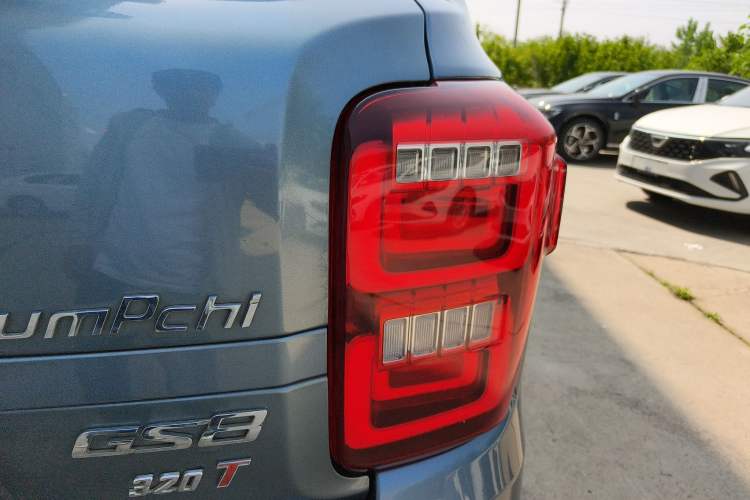 Used GAC Trumpchi GS8 2017 320T Two-Wheel Drive Luxury Smart Connectivity Version (7 Seats)
