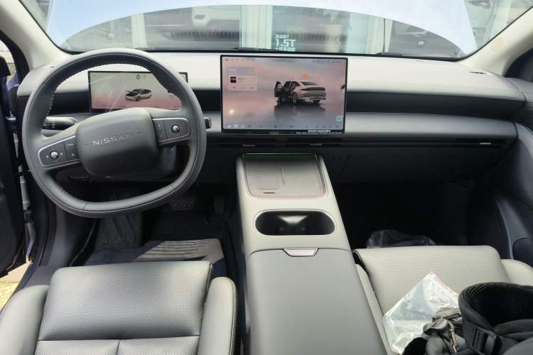 Used Nissan N6 2026 Model 180 Max Center Console