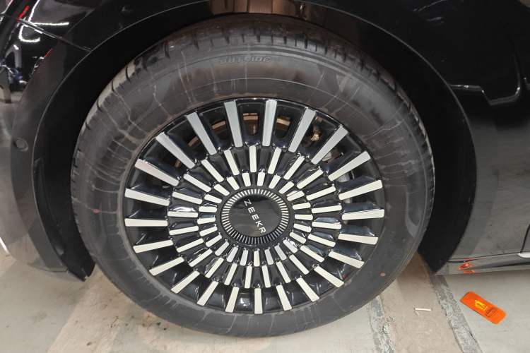 Used Zeekr 009 2024 Six-Seat Executive Version 4WD 108 kWh