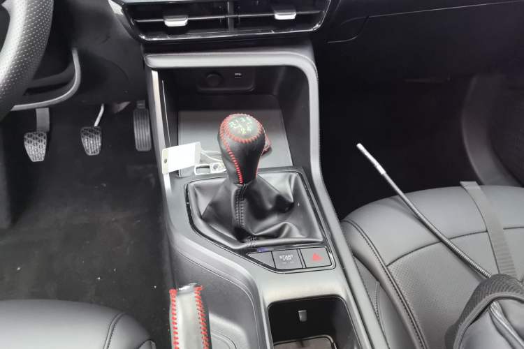 Used Roewe i5 2023 1.5L Manual Excellence Edition