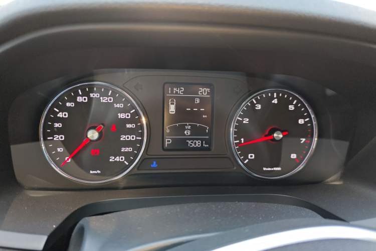 Used Roewe i6 2019 PLUS 20T TST 4G Connected Flagship Superb Edition Instrument Cluster