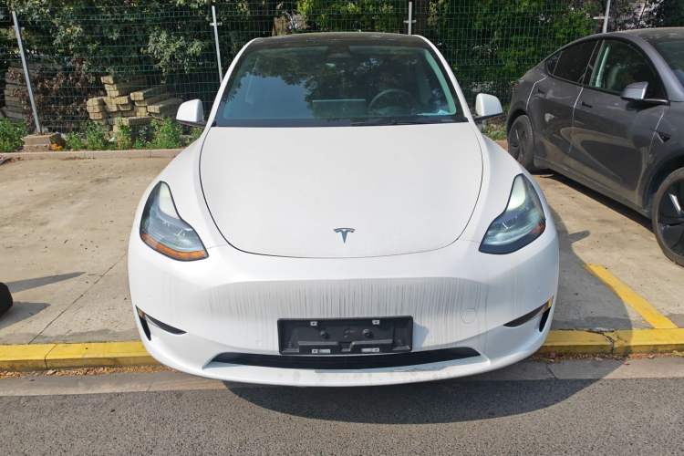 Used Tesla Model Y 2022 Long-Range All-Wheel-Drive Version
