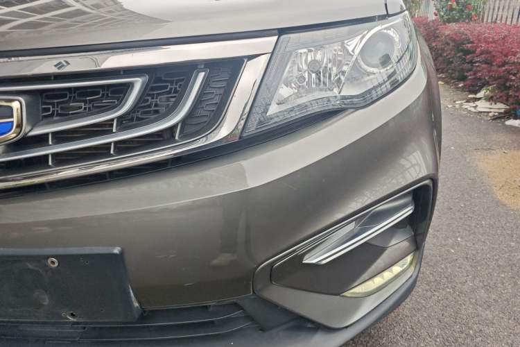 Used Geely Auto Emgrand X7 Sport 2018 1.8TD Automatic Two-Wheel Drive Zhiya Model Left Front Headlight