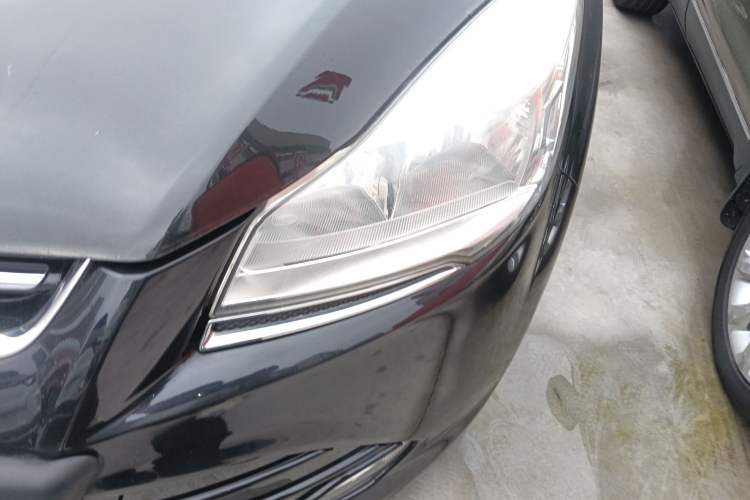 Used Ford Kuga 2015 1.5L GTDi Two-Wheel-Drive Comfort Model Left Front Headlight