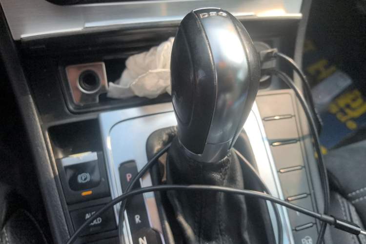 Used Volkswagen FAW-Volkswagen CC 2012 2.0 TSI Ultimate Edition Gear Lever