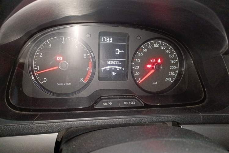 Used Volkswagen Gran Lavida 2013 1.6L Manual Fashion Model
