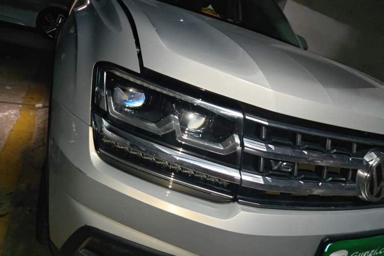 Used Volkswagen Teramont 2017 530 V6 Four-Wheel Drive Flagship Edition Right Front Headlight