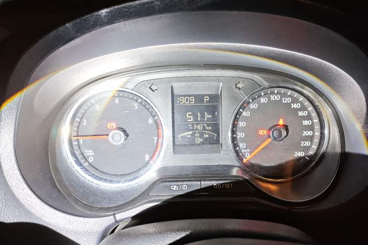 Used Volkswagen Polo 2016 1.6L Automatic Comfort Model
