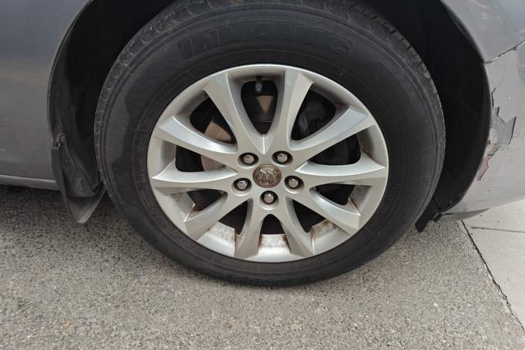 Used Buick GT 2012 XT 1.6L Automatic Fashion Edition Right Front Wheel Hub