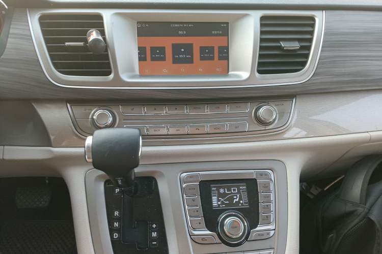 Used SAIC MAXUS G10 2018 PLUS 2.0T Automatic Smart Edition