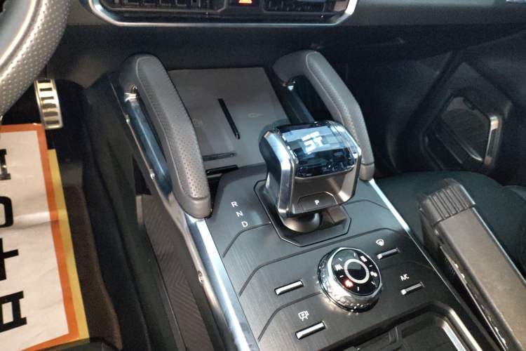 Used JETOUR Shanhai Traveler C-DM 2024 C-DM 208KM Mountain & Wilderness Edition
