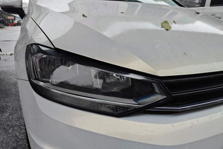 Used Volkswagen Touran 2018 Volkswagen Touran L 280TSI DSG Comfort Edition 7 Seats China V Emission Standard Right Front Headlight