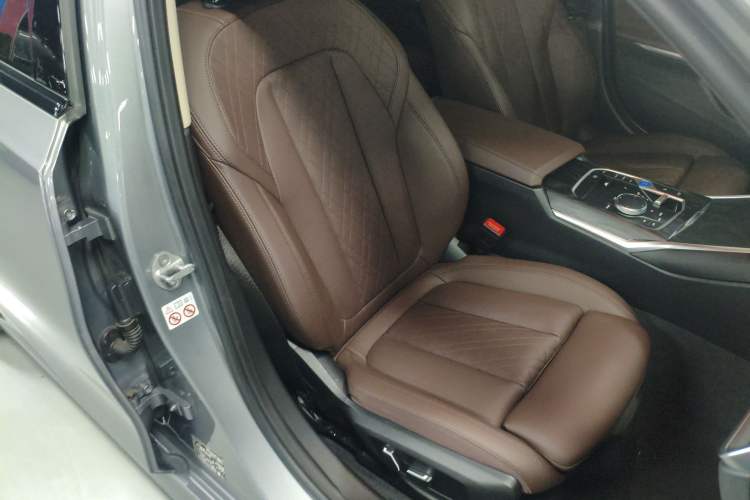 Used BMW i3 2024 eDrive 35 L Right Front Seat