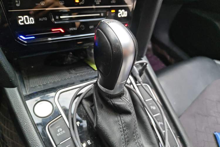 Used Volkswagen FAW-Volkswagen CC 2021 380TSI Striking Edition Gear Lever