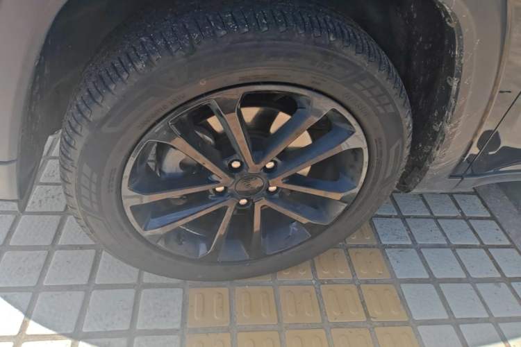 Used Jeep Grand Commander 2020 2.0T Four-Wheel Drive Night Eagle Edition Left Front Wheel Hub