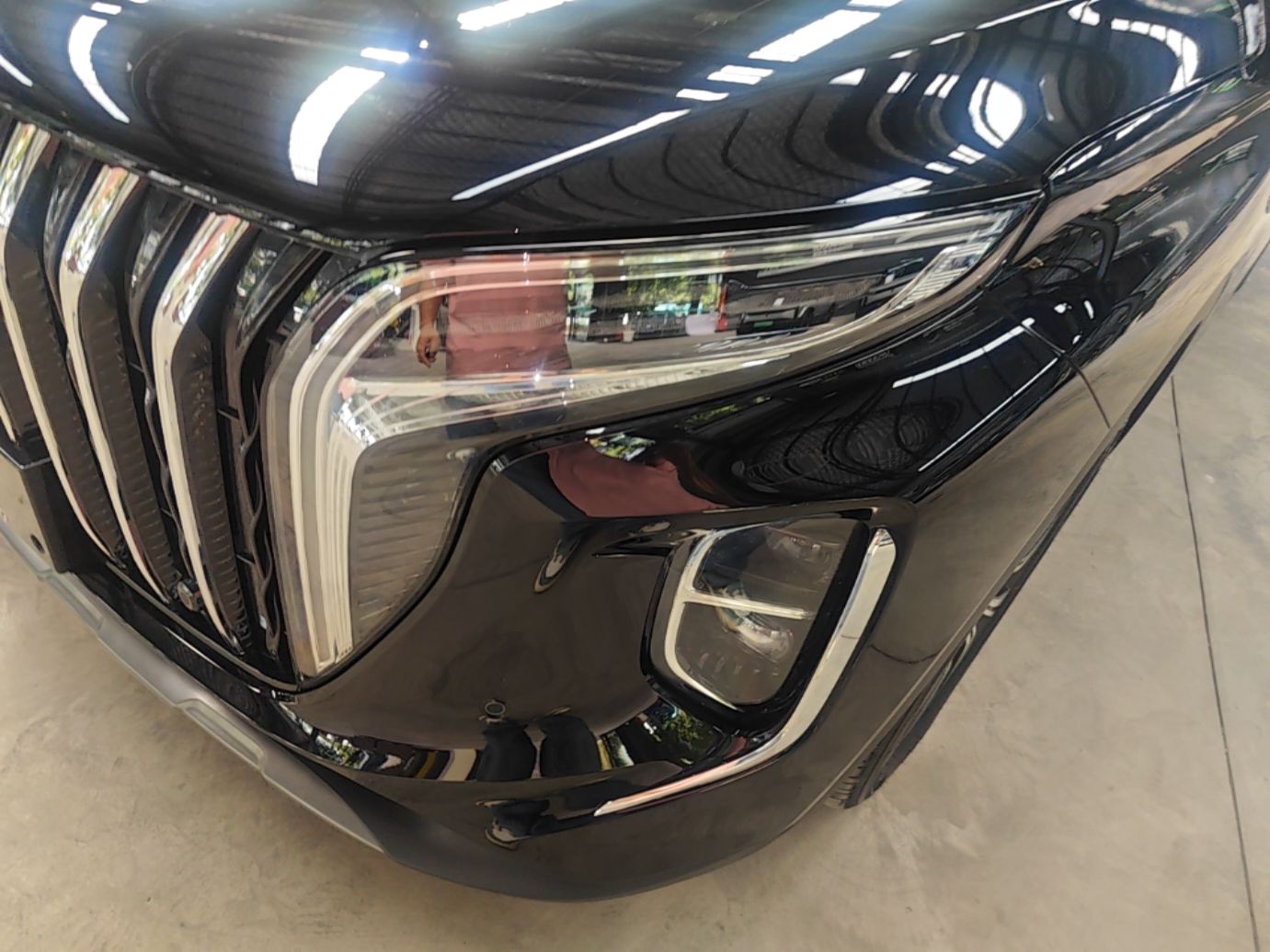 Hongqi HS7 PHEV 2025 Model 2.0T PHEV Four-Wheel Drive 2 Million Units Commemorative Edition 6-Seater — снимка 8