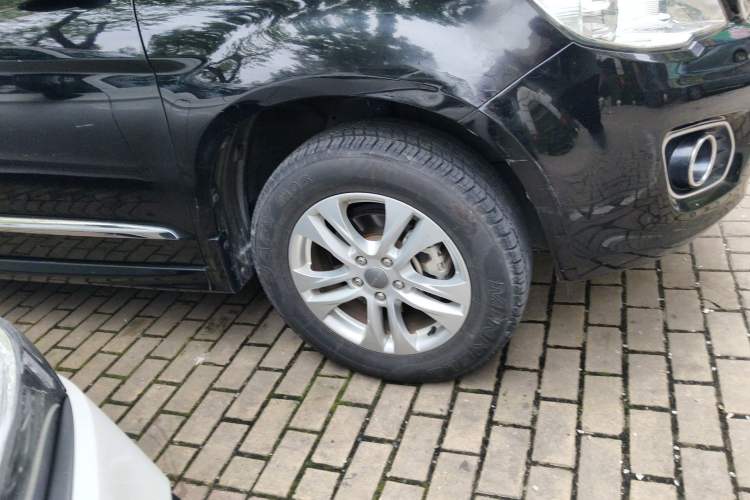 Used Haval H6 2016 Upgraded Model 1.5T Manual Two-Wheel Drive Urban Version Right Front Wheel Hub