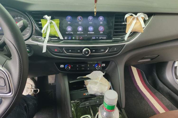 Used Buick Regal 2022 552T Smart Edition Audio And AC Panel