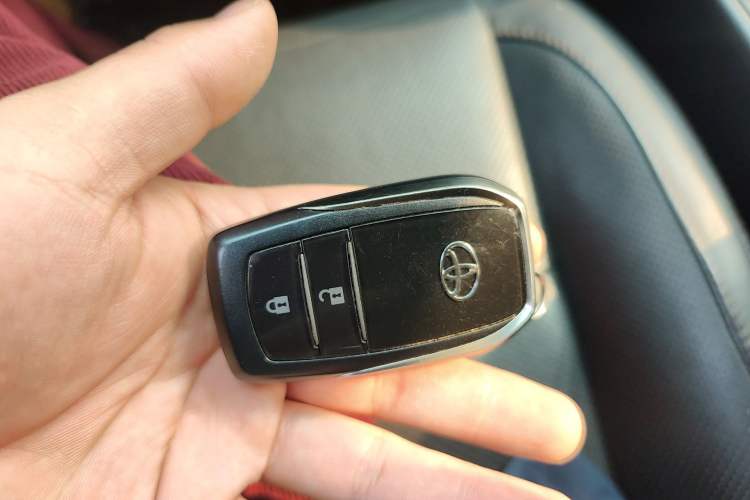 Used Toyota Highlander 2017 2.0T Two-Wheel Drive Luxury Edition 7 Seats