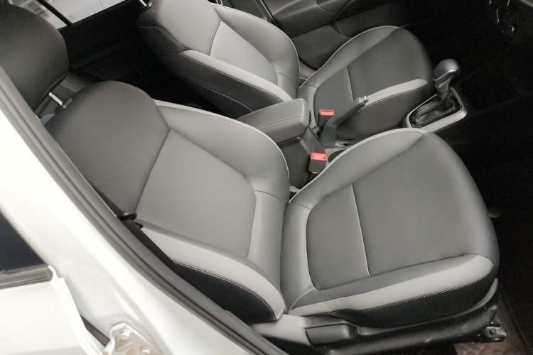 Used Kia kx1 Stonic 2021 1.4L CVT Fun Edition Right Front Seat