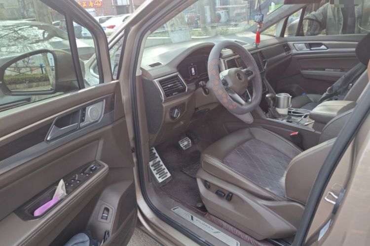 Used Volkswagen Viloran 2020 330TSI Luxury Edition Driver Seat