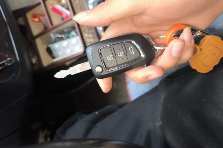 Used Dongfeng Aeolus AX3 2016 1.5L Manual ZhiKu Model
