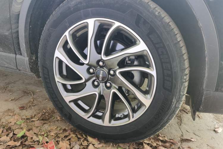 Used Lincoln Corsair 2020 2.0T Four-Wheel Drive Luxury Edition Right Front Wheel Hub