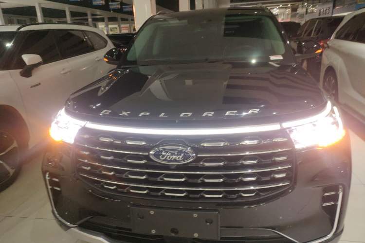 Used Ford Explorer 2023 EcoBoost 285 Four-Wheel Drive Titanium Edition 7-Seater
