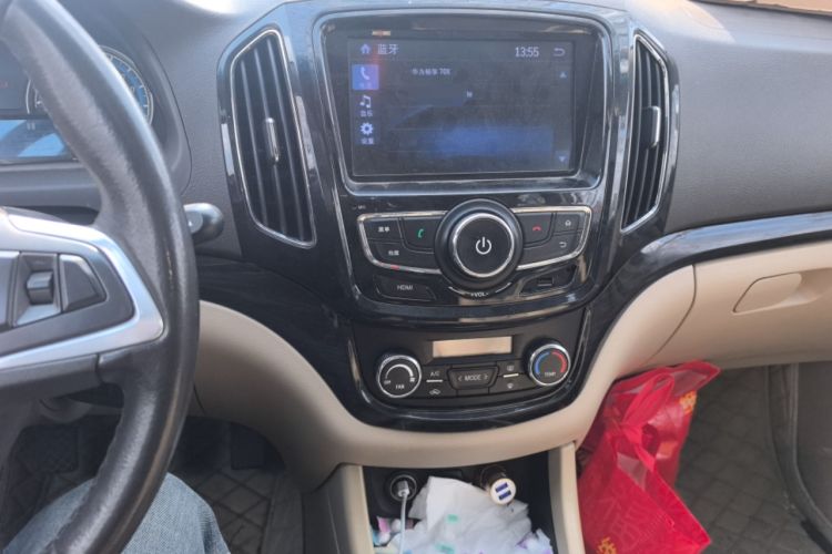 Used Baojun 730 2014 1.5L manual luxury trim 7 seats